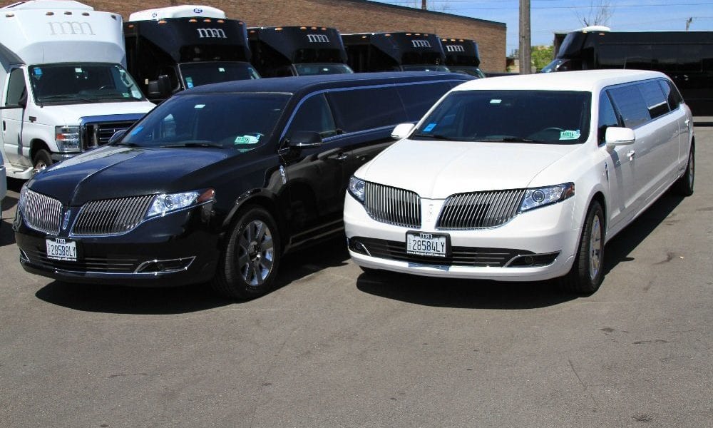Top 3 Benefits of Choosing a Corporate Limousine Service