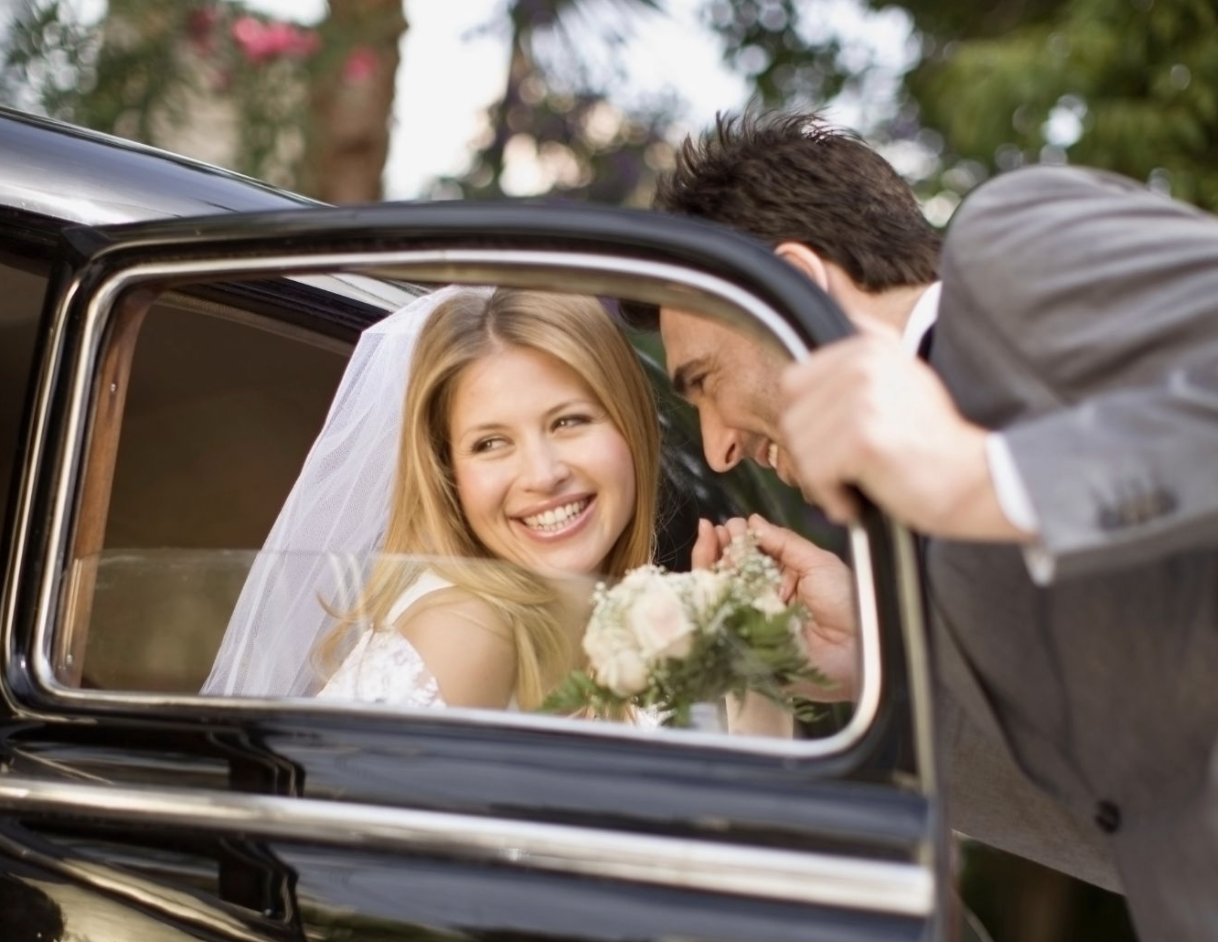 Luxury Wedding Limo Service in Chicago | M&M Limousine